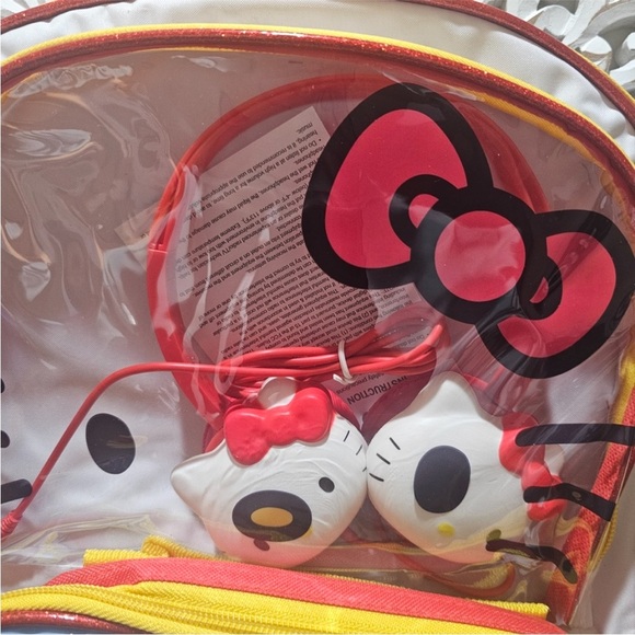 Hello Kitty 4-Piece Backpack Set - Picture 5 of 7